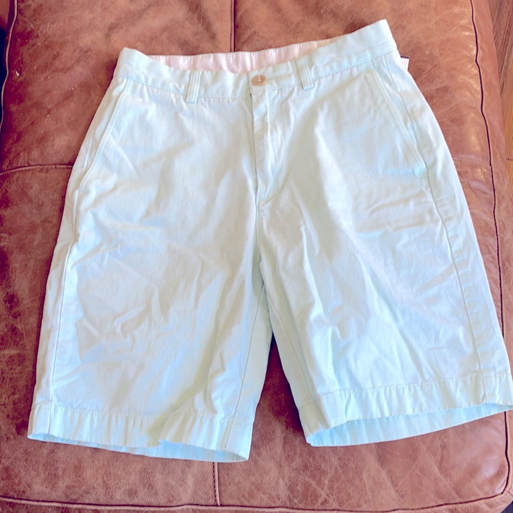 Round tree and York men’s mint green shorts